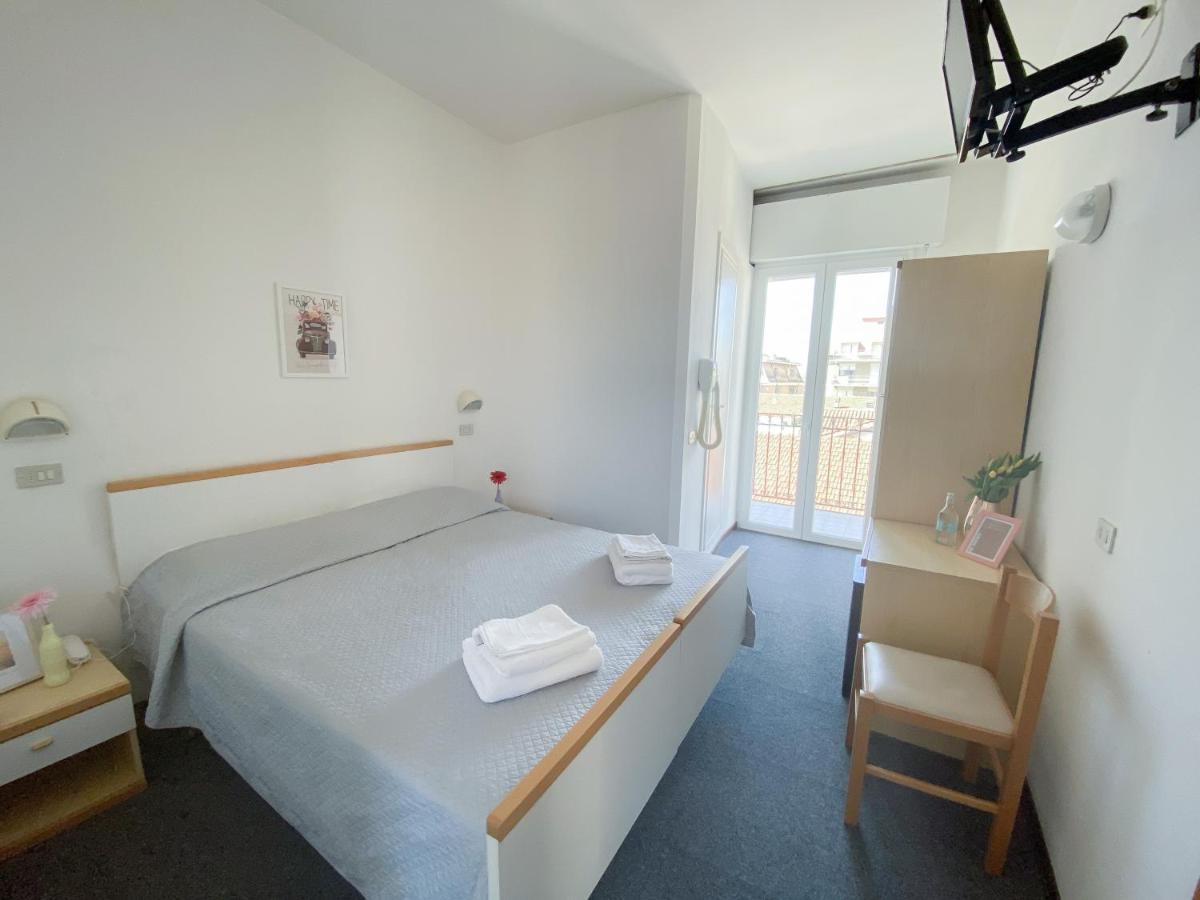 Hotel Berlino Cattolica Ngoại thất bức ảnh